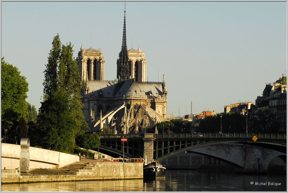 MB036_Descente_Seine Notre Dame