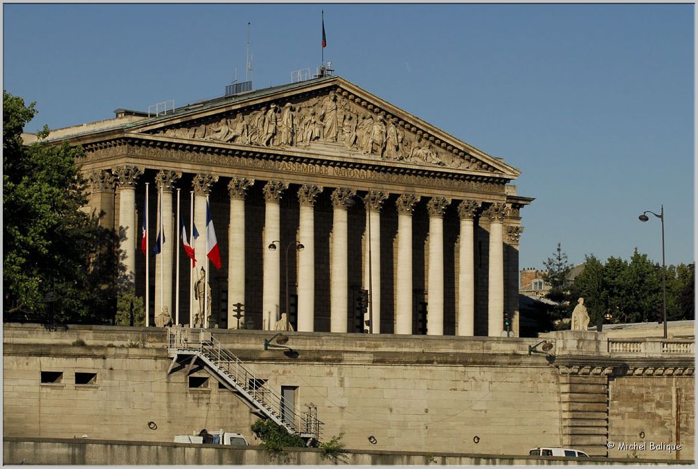 MB054_Descente_Seine Assemblée Nationale