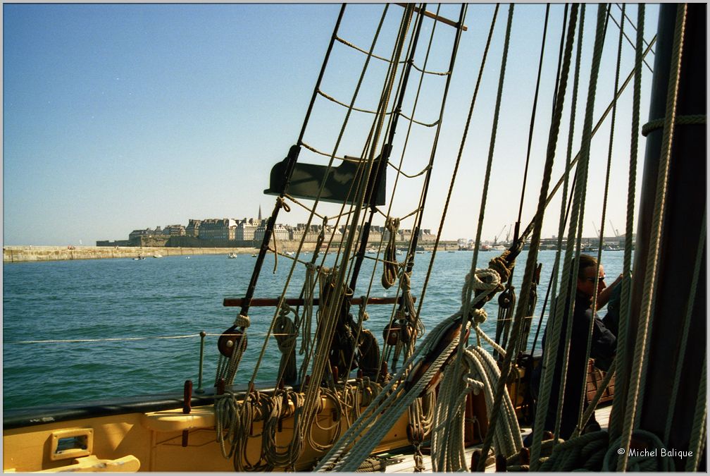 Les fortifications vues de la mer