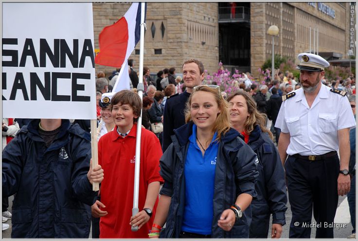 TSR 2012 St Malo Defile des equipages Hosanna