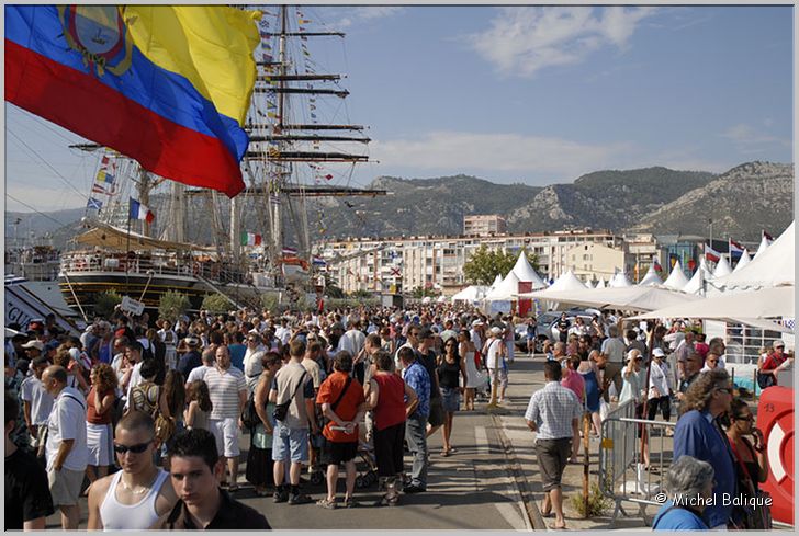 Foule sur les quais Toulon copie