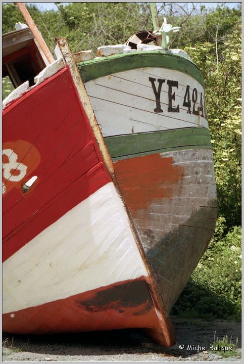 Epave au port de La Meule 2006
