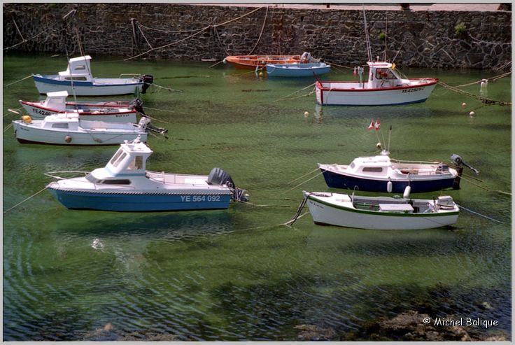 b Port de La Meule 2006