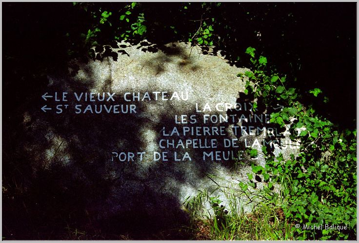 Borne Vieux château 2004