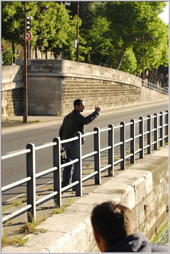 MB087_Descente_Seine Patrice quitte le bord