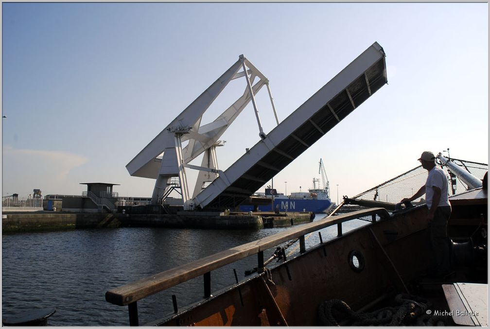 MB335_Descente_Seine Pont basculant Le Havre